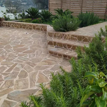 Rosemary Rhodes Villa *