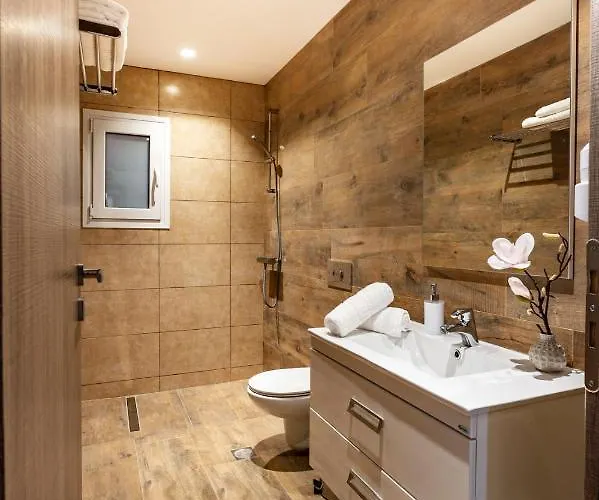 Rosemary Rhodes Villa