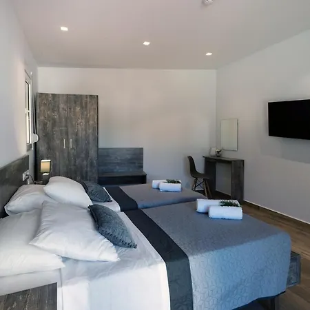 Rosemary Rhodes Villa *