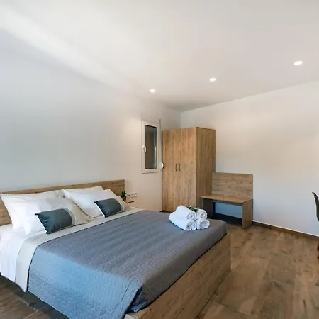 Rosemary Rhodes Villa Malona Village