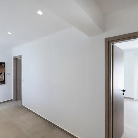 Rosemary Rhodes Villa Malona Village