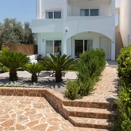فيلة Rosemary Rhodes Malona Village