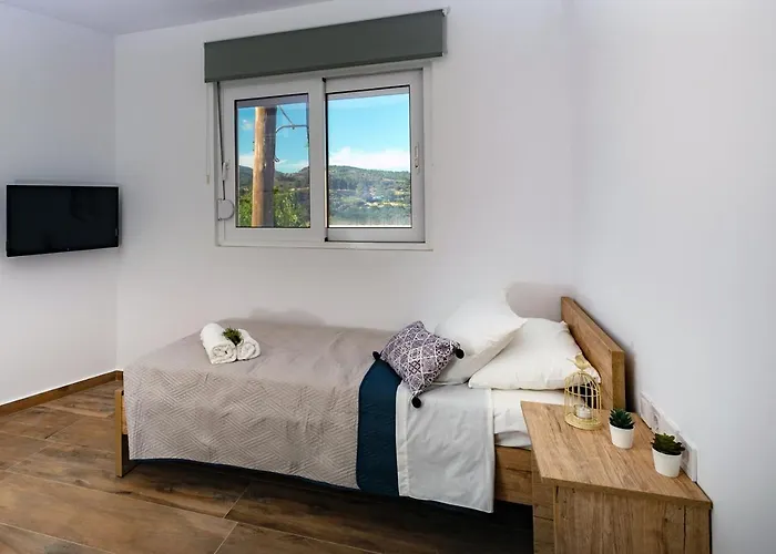 Rosemary Rhodes Malona Village