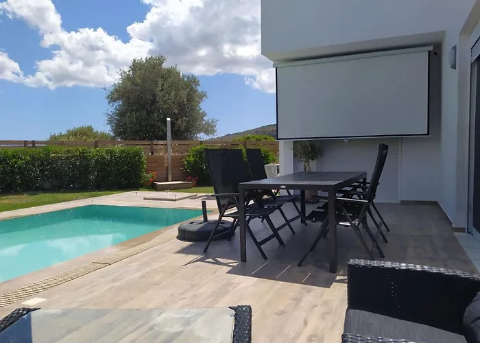 Willa Rosemary Rhodes