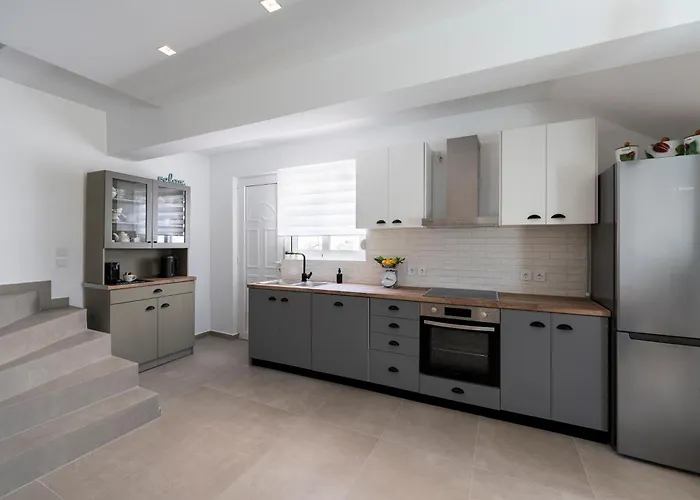 Willa Rosemary Rhodes