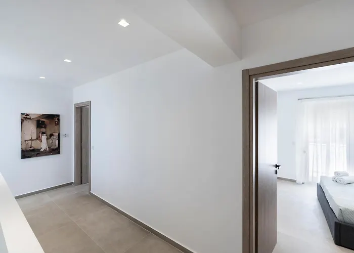 Rosemary Rhodes Willa Malona Village